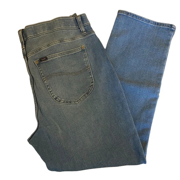 Lee Women Slim Fit Mid Rise Straight Leg Jeans Size 18 Short Light Wash Stretch - Picture 5 of 12